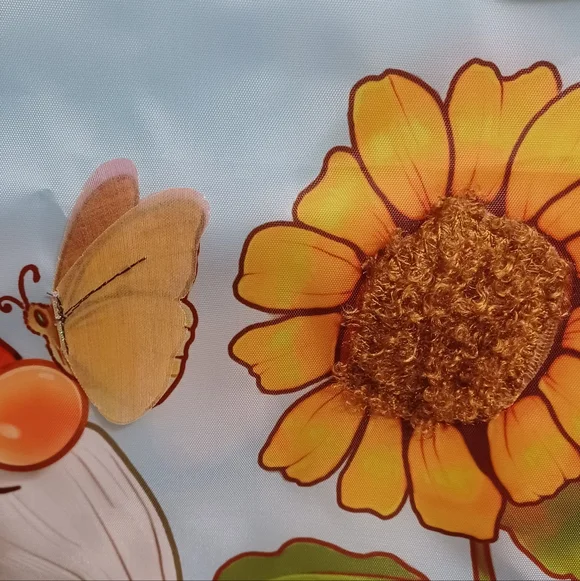 NWT textured "No Place Like Gnome" flag - Picture 6 of 7